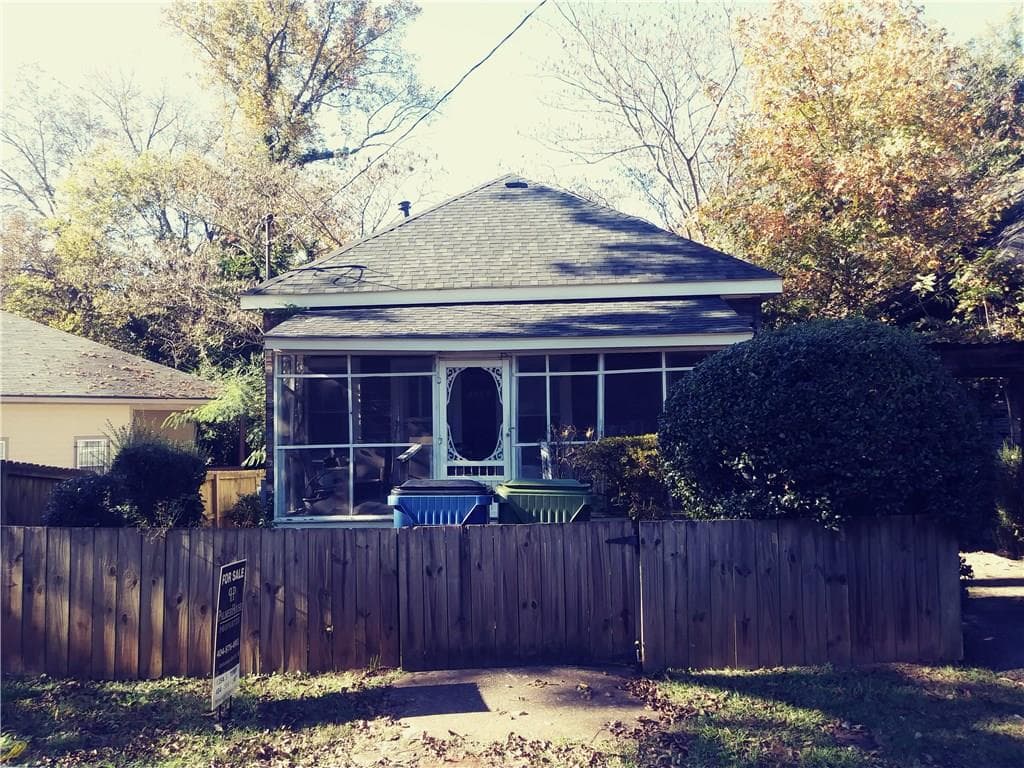 3 bedroom, 912 sq ft single family residence sold at 1017 Peeples Street, Atlanta, GA 30310