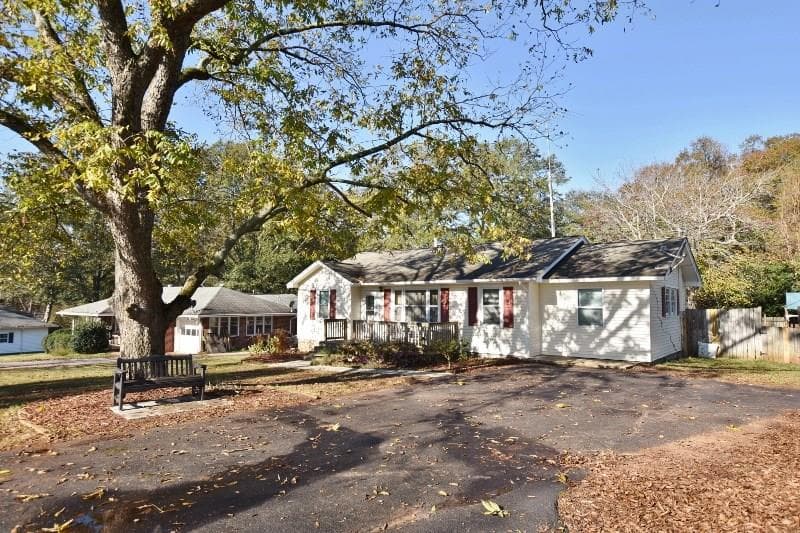 232 Scott Street, Commerce, GA 30529 — most recent listing photo