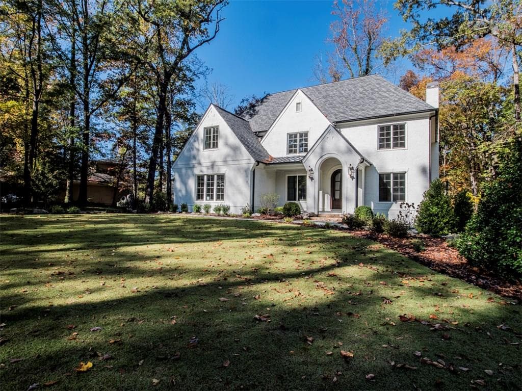 6 bedroom, 4,871 sq ft single family residence sold at 930 Wendover Drive, Atlanta, GA 30319