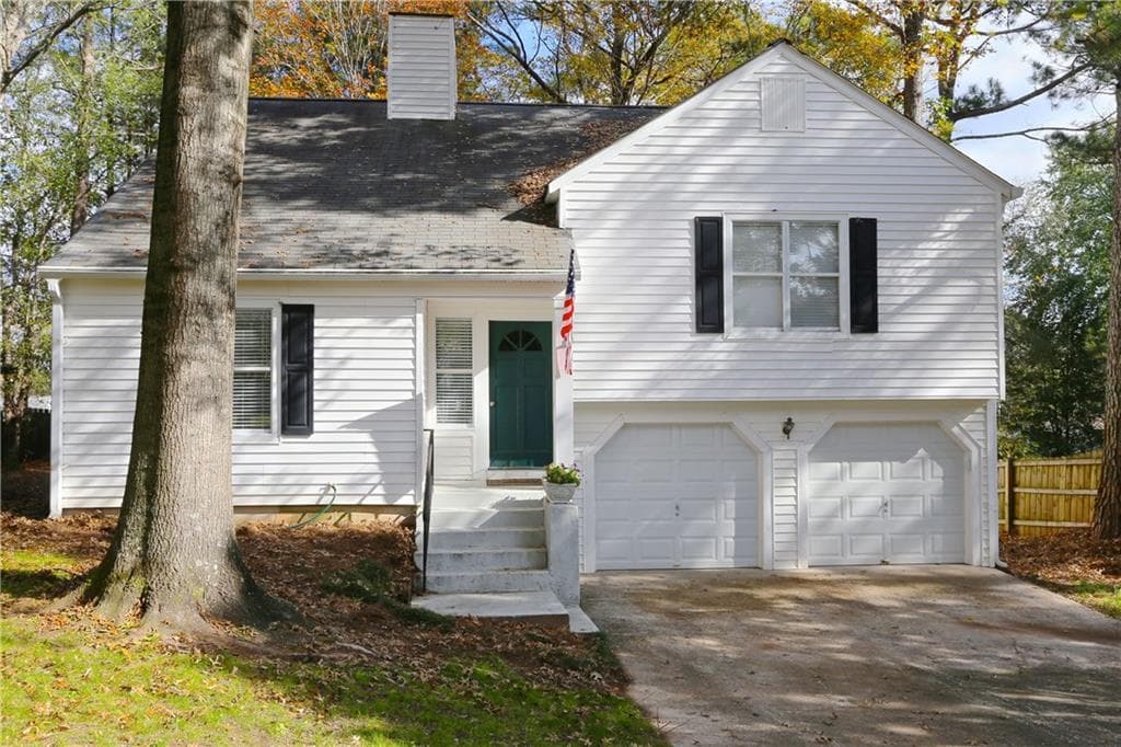4 bedroom, 1,858 sq ft single family residence sold at 10595 Plantation Bridge Drive, Alpharetta, GA 30022