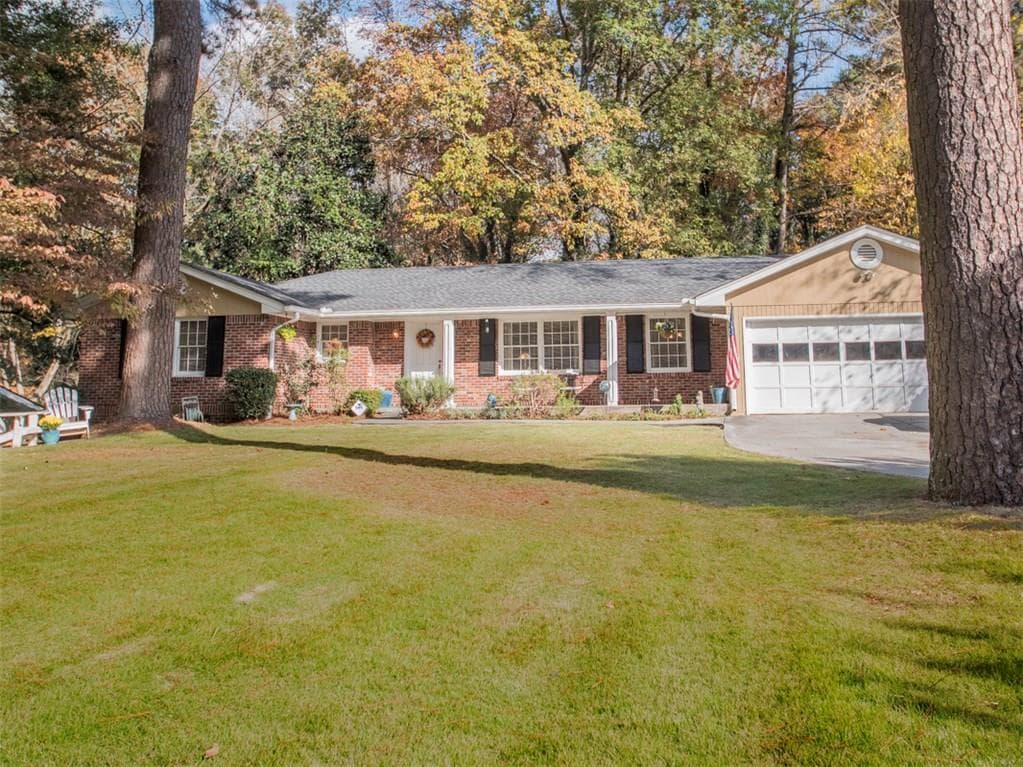 3 bedroom, 1,621 sq ft single family residence sold at 2449 Hawthorne Drive, Atlanta, GA 30345