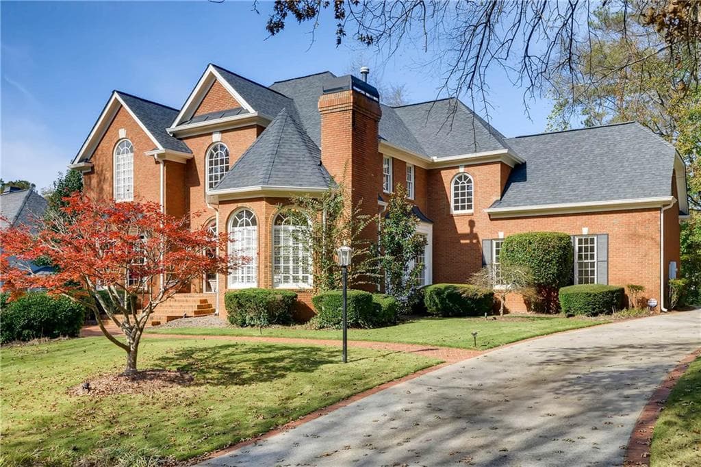4 bedroom, 5,800 sq ft single family residence sold at 6301 Indian River Drive, Peachtree Corners, GA 30092