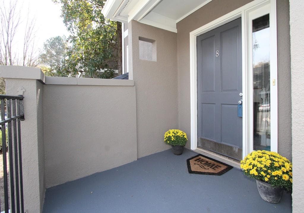 2 bedroom, 1,450 sq ft condominium sold at 8 Normandy Court, Atlanta, GA 30324
