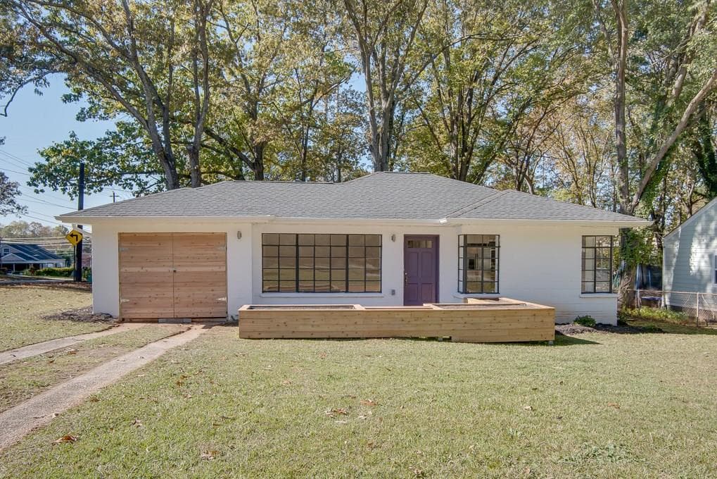 2 bedroom, 924 sq ft single family residence sold at 2435 Hillcrest Drive, Atlanta, GA 30344