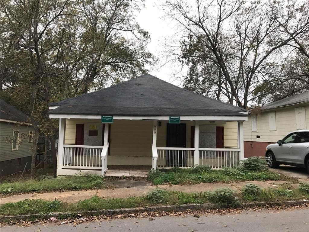 3 bedroom, 1,288 sq ft single family residence sold at 999 Smith Street, Atlanta, GA 30310