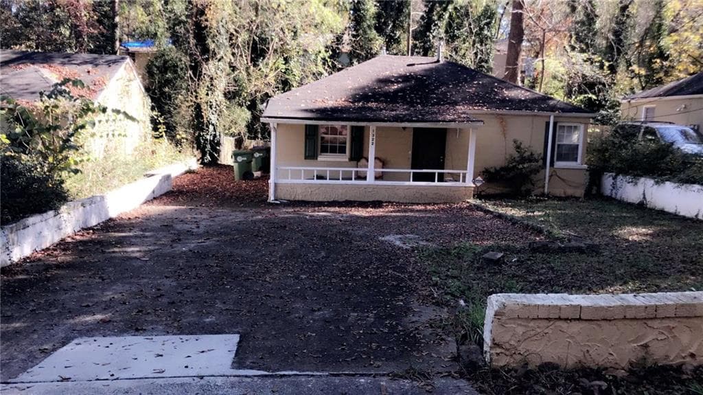 2 bedroom, 982 sq ft single family residence sold at 1322 Graymont Drive, Atlanta, GA 30310