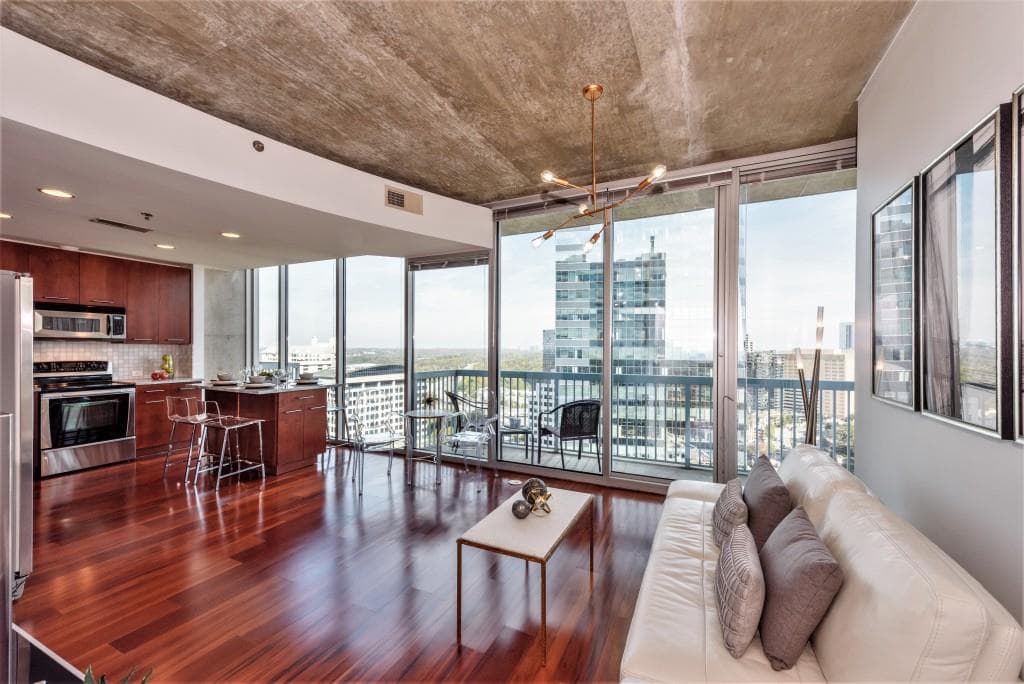 1 bedroom, 789 sq ft condominium sold at 3324 Peachtree Road 2007, Atlanta, GA 30326