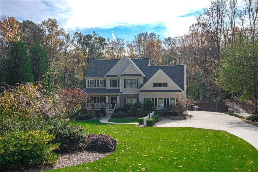 5 bedroom, 3,610 sq ft single family residence sold at 2200 Cumberland Drive, Smyrna, GA 30080