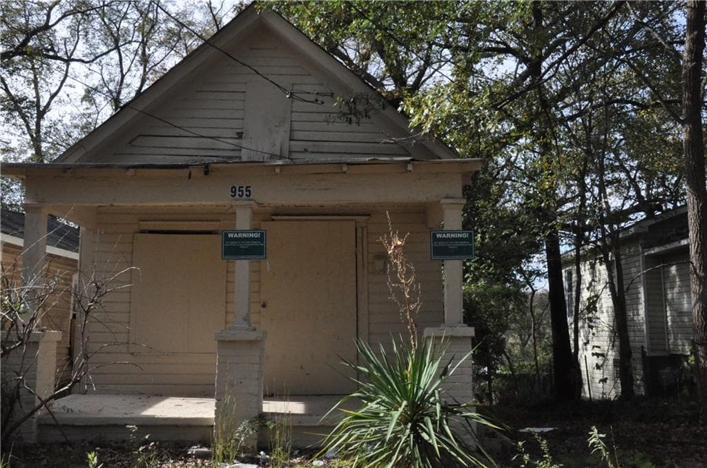 2 bedroom, 705 sq ft single family residence sold at 955 Smith Street, Atlanta, GA 30310