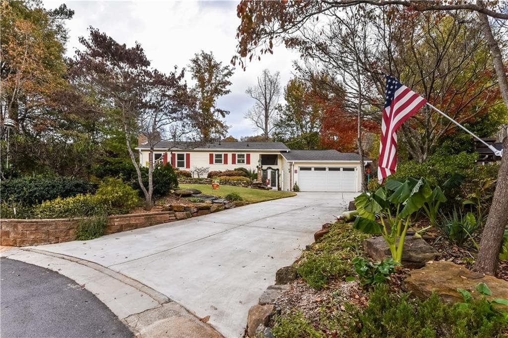 1709 Macby Drive, Marietta, GA 30066 — most recent listing photo