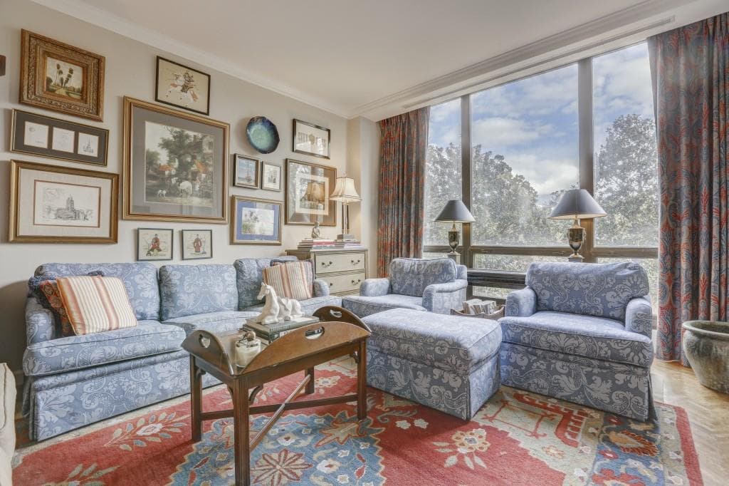 1 bedroom condominium sold at 2575 Peachtree Road 4G, Atlanta, GA 30305