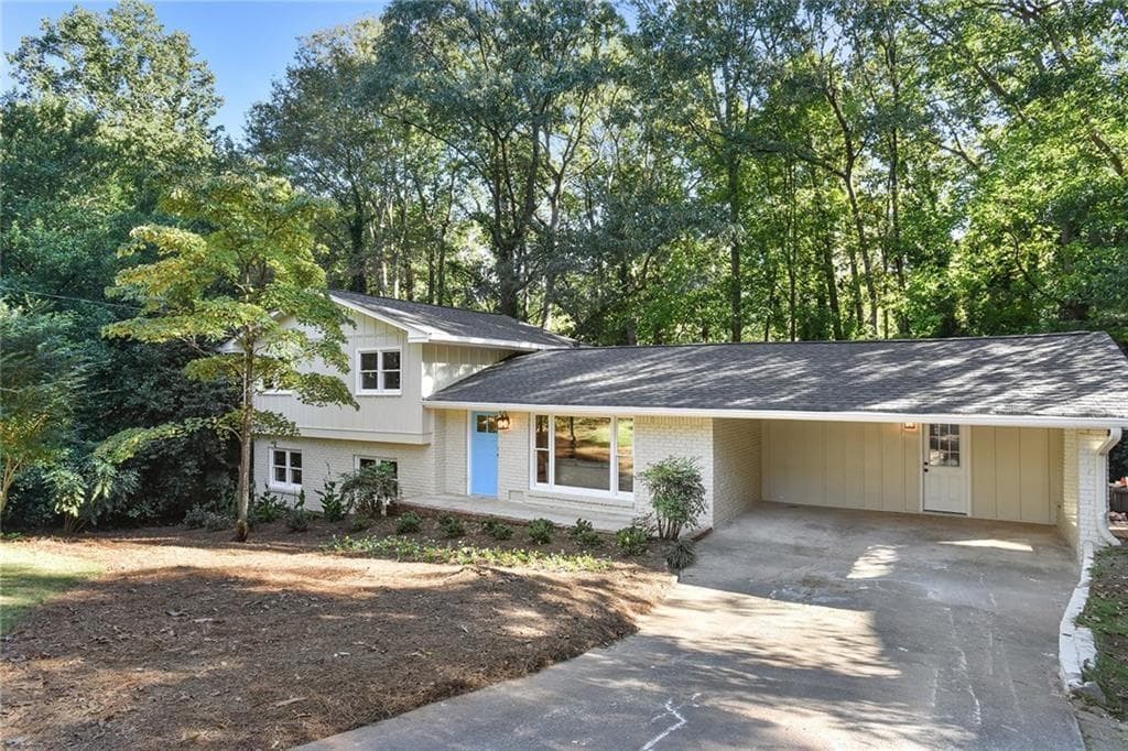5 bedroom, 2,279 sq ft single family residence sold at 1307 Becket Drive, Brookhaven, GA 30319