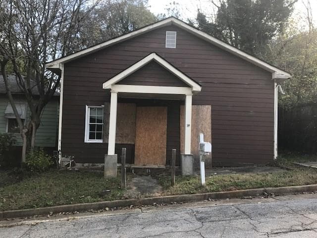 3 bedroom, 1,260 sq ft single family residence sold at 1052 Ohenry Street, Atlanta, GA 30315