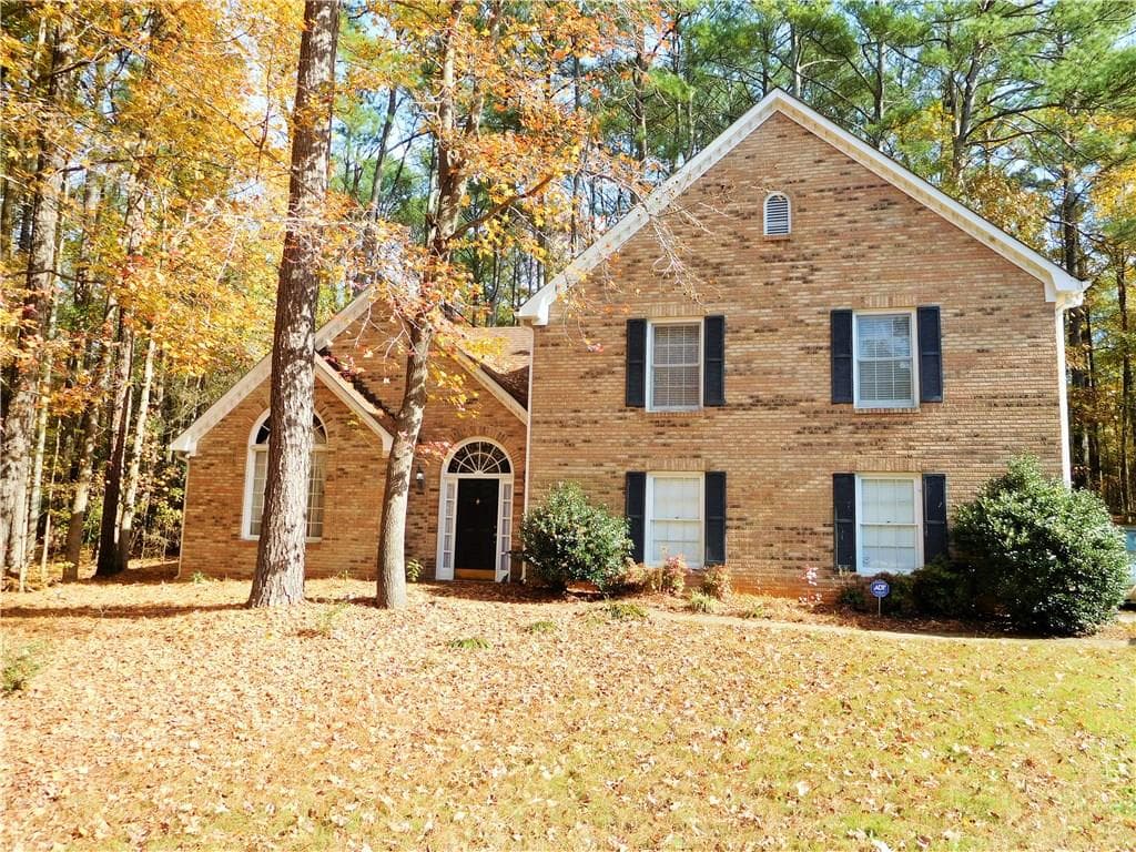 4 bedroom, 2,246 sq ft single family residence sold at 8035 Canter Lane, Alpharetta, GA 30009