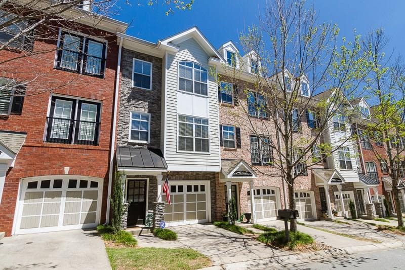 2 bedroom, 1,726 sq ft townhouse sold at 5590 Glenridge Park 1206, Atlanta, GA 30342