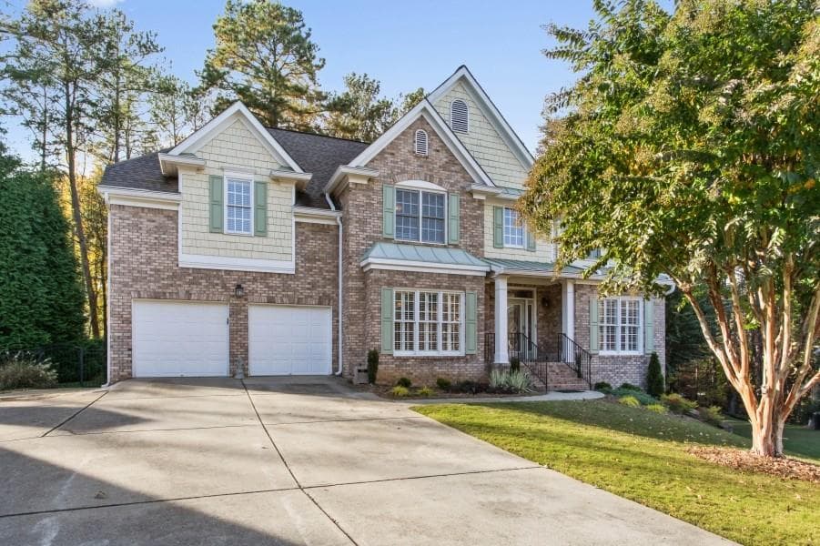 4300 Summit Oaks Lane, Roswell, GA 30075 — most recent listing photo