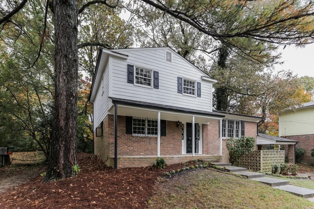 4 bedroom, 1,194 sq ft single family residence sold at 931 Kings Grant Drive, Atlanta, GA 30318