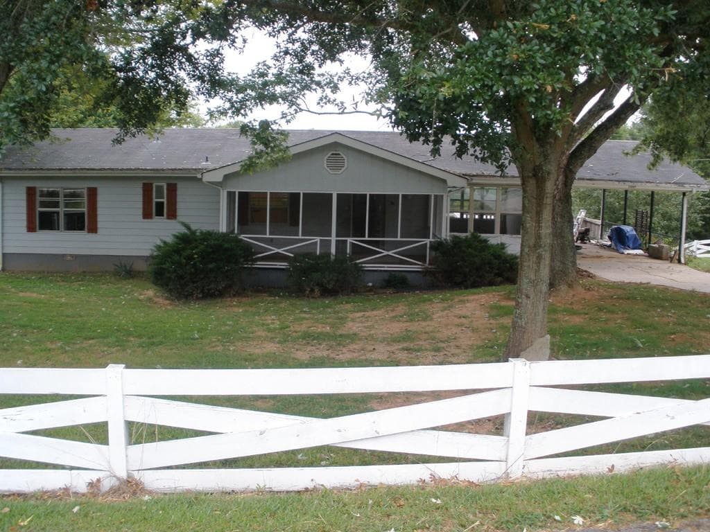 2664 Vaughandale Circle, Gainesville, GA 30506 — most recent listing photo