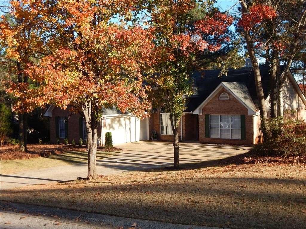 3 bedroom, 1,747 sq ft single family residence sold at 5904 CLIPPER BAY, Flowery Branch, GA 30542