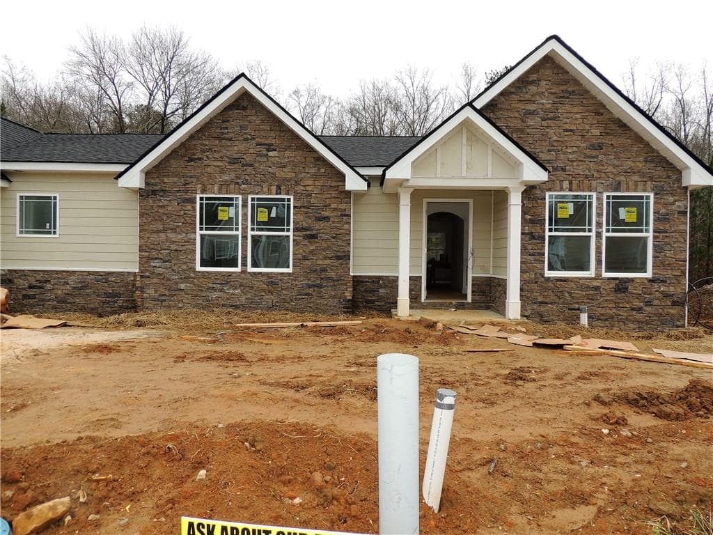3 bedroom, 2,300 sq ft townhouse sold at 6190 Garden Circle, Douglasville, GA 30135