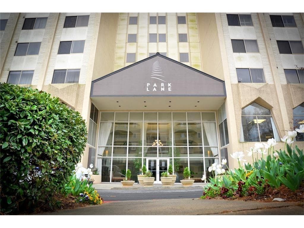 1 bedroom, 837 sq ft condominium sold at 2479 Peachtree Road 201, Atlanta, GA 30305