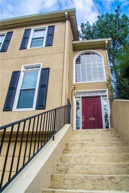 3 bedroom, 2,781 sq ft townhouse sold at 2518 Oakwood Way, Smyrna, GA 30080