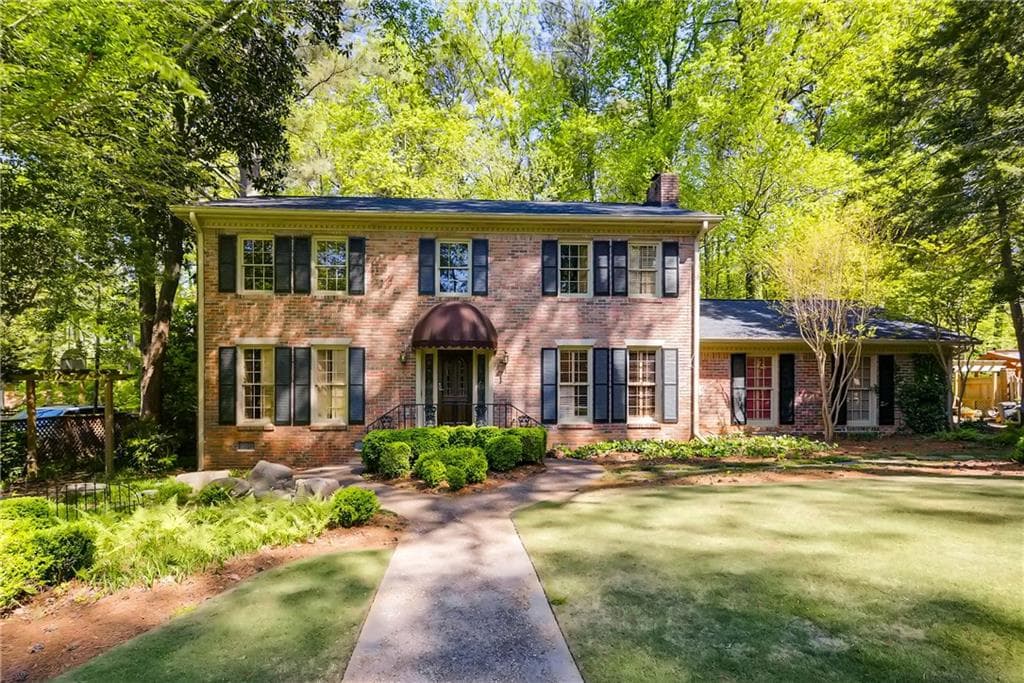 4 bedroom, 2,829 sq ft single family residence sold at 2848 Woodland Park Drive, Atlanta, GA 30345