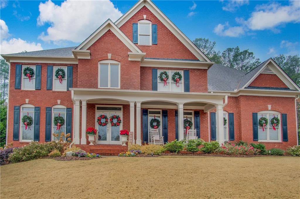 4 bedroom, 2,770 sq ft single family residence sold at 2039 Fairway Crossing Drive, Woodstock, GA 30188