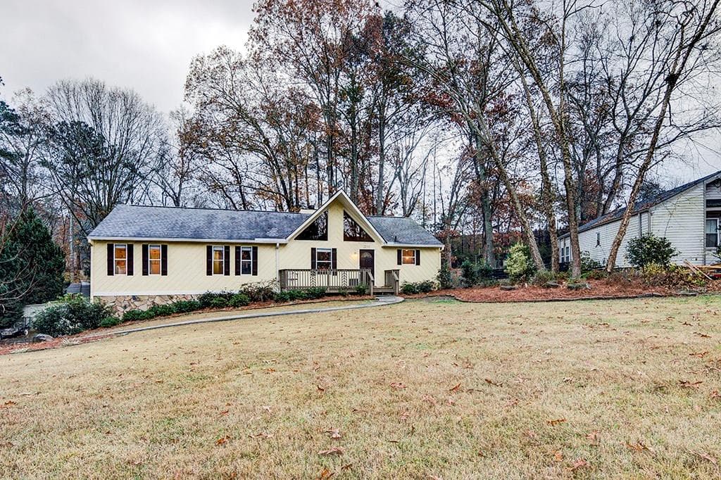 3 bedroom, 3,240 sq ft single family residence sold at 311 Creekbend Drive, Woodstock, GA 30188