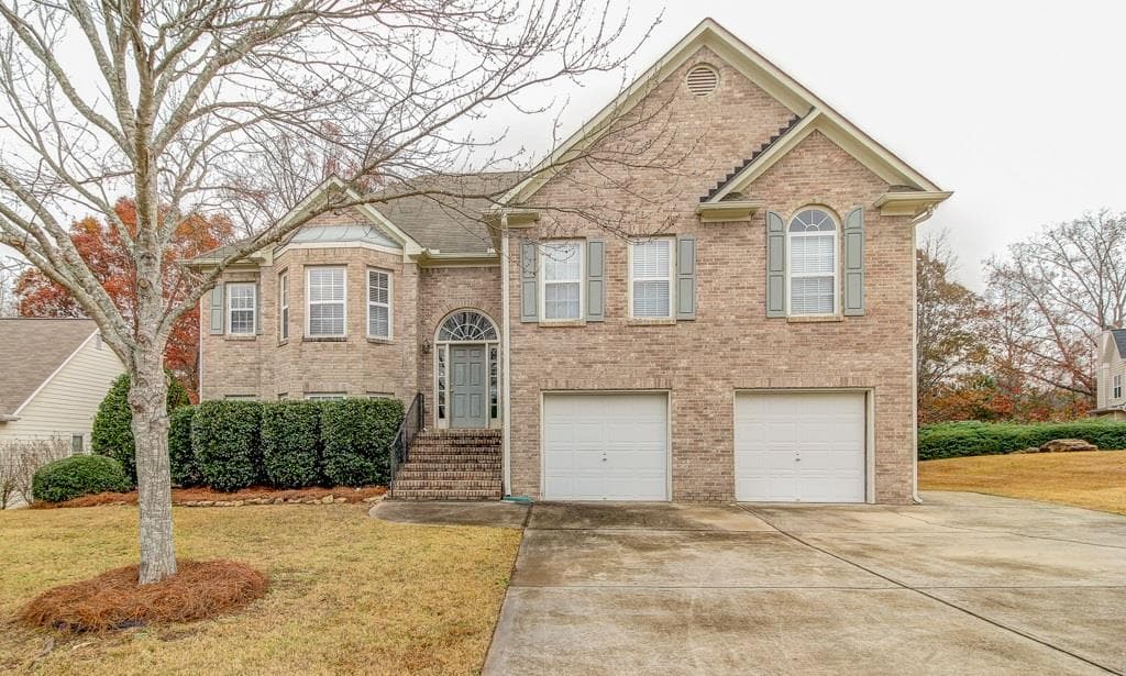 4 bedroom, 2,901 sq ft single family residence sold at 3645 Mystic Drive, Buford, GA 30519