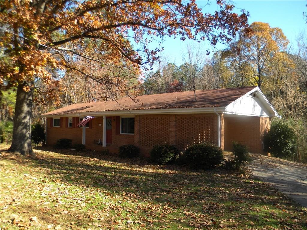 3 bedroom, 1,264 sq ft single family residence sold at 8296 Highway 166, Douglasville, GA 30135