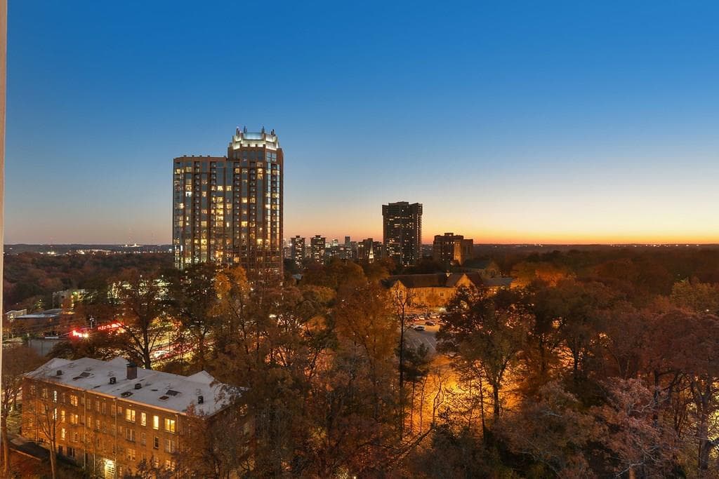 2 bedroom, 1,094 sq ft condominium sold at 2828 Peachtree Road 1203, Atlanta, GA 30305