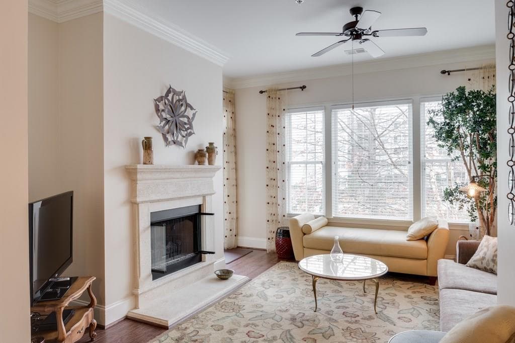 2 bedroom, 1,092 sq ft condominium sold at 11 Perimeter Center 1409, Atlanta, GA 30346