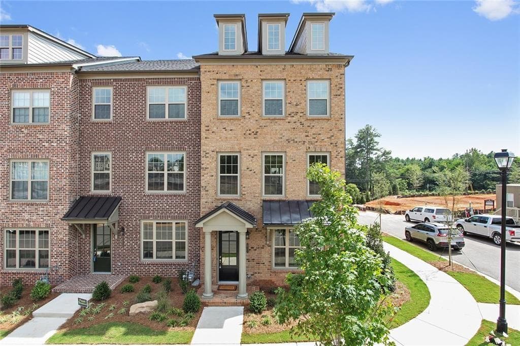 10131 Windalier Way, Roswell, GA 30076 — most recent listing photo
