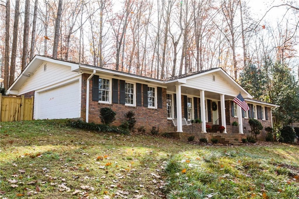 3 bedroom, 1,745 sq ft single family residence sold at 3620 Hickory Circle, Smyrna, GA 30080