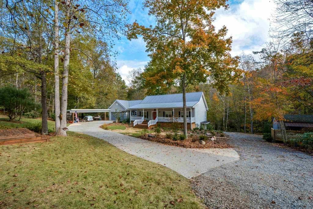 6 bedroom, 4,452 sq ft single family residence sold at 407 Lemon Street, Canton, GA 30114