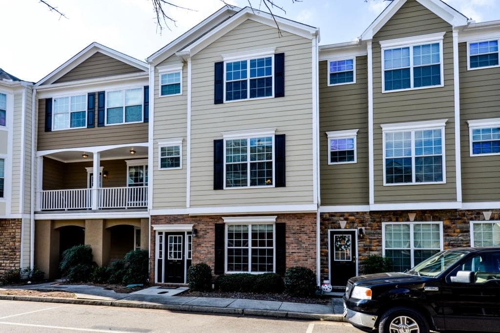 3 bedroom, 1,918 sq ft townhouse sold at 118 Riverstone Commons Circle 118, Canton, GA 30114