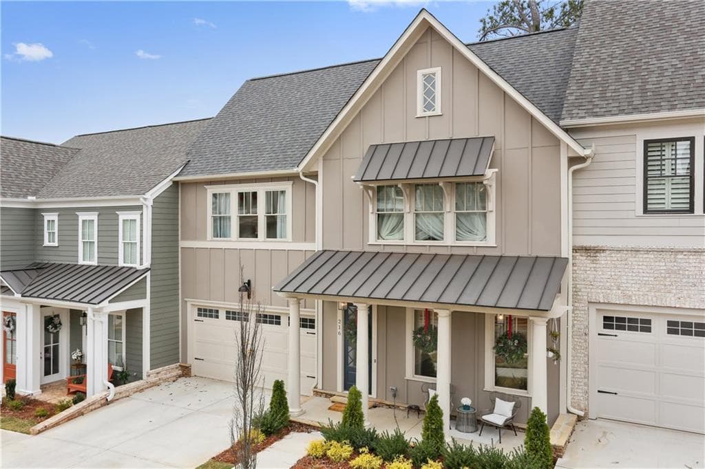 3 bedroom, 2,246 sq ft townhouse sold at 216 Dawson Drive, Woodstock, GA 30188