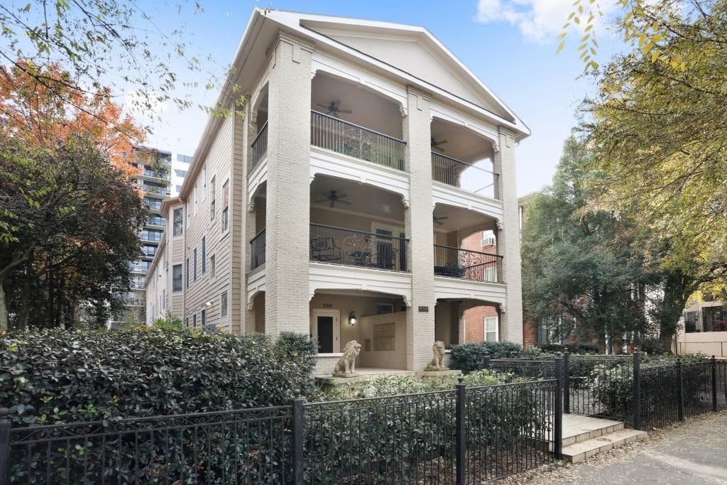 2 bedroom, 982 sq ft condominium sold at 259 14th Street 201, Atlanta, GA 30309