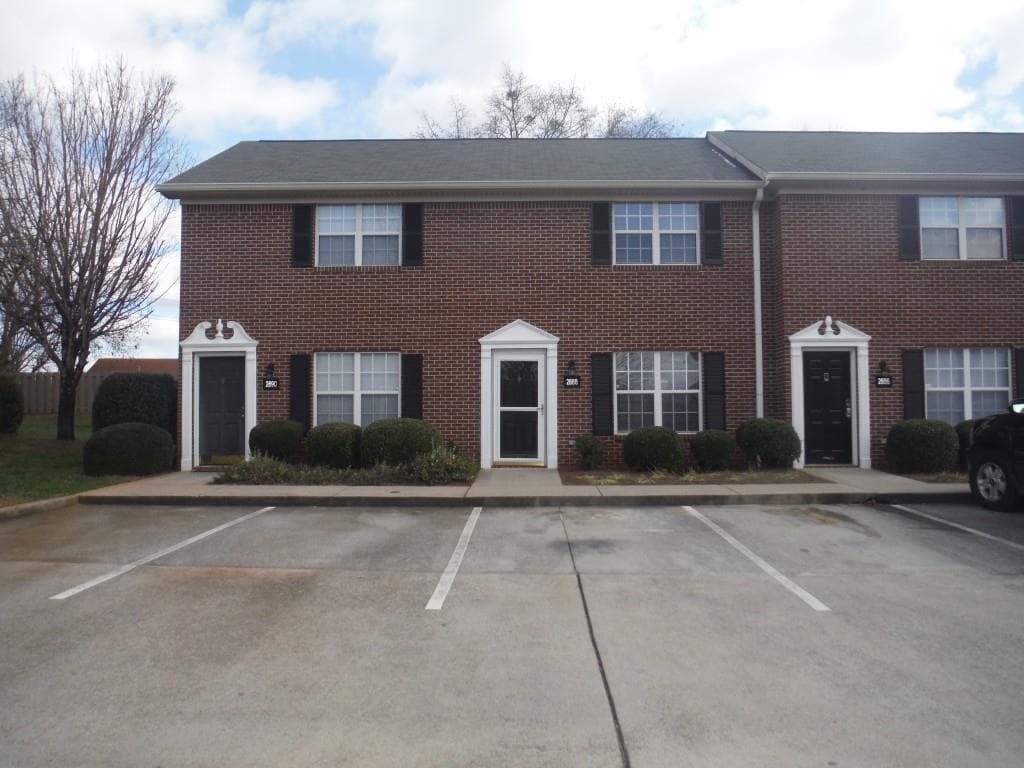 2 bedroom, 1,008 sq ft townhouse sold at 2888 Florence Drive, Gainesville, GA 30504