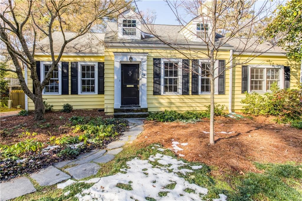 3 bedroom, 1,698 sq ft single family residence sold at 2076 Golfview Drive, Atlanta, GA 30309