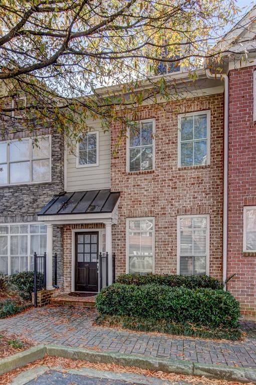 1 bedroom, 1,224 sq ft townhouse sold at 1159 Glenridge Place, Atlanta, GA 30342
