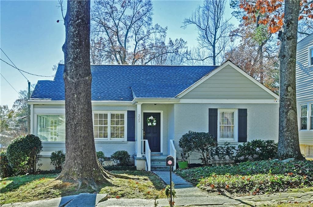 3 bedroom, 1,550 sq ft single family residence sold at 225 Springdale Drive, Atlanta, GA 30305