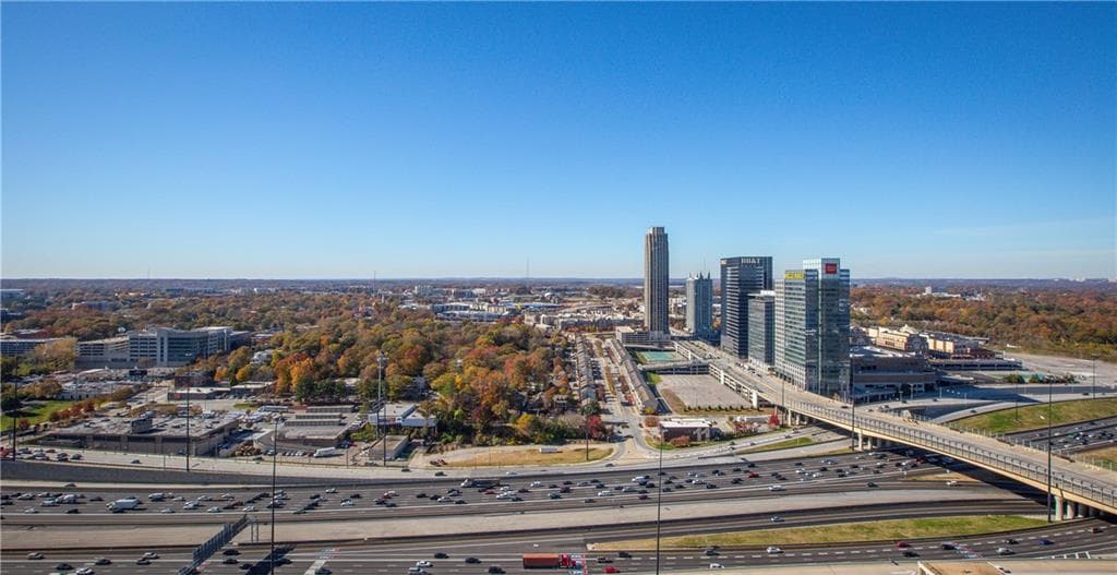 1 bedroom, 645 sq ft condominium sold at 1280 W Peachtree Street 3605, Atlanta, GA 30309