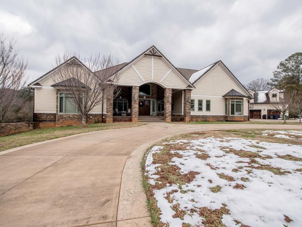 7 bedroom, 5,781 sq ft single family residence sold at 104 Country Acres Lane, Canton, GA 30115
