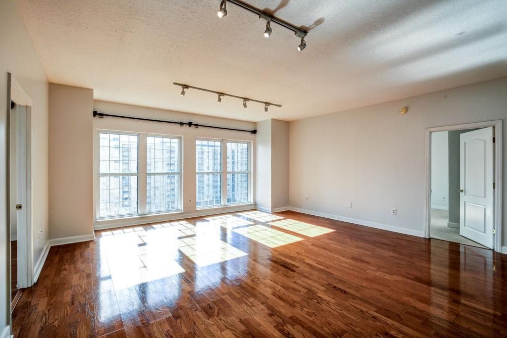 2 bedroom, 1,383 sq ft condominium sold at 195 14th Street 1508, Atlanta, GA 30309