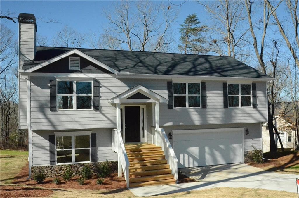 3 bedroom, 1,900 sq ft single family residence sold at 3983 Fraser Circle, Gainesville, GA 30506