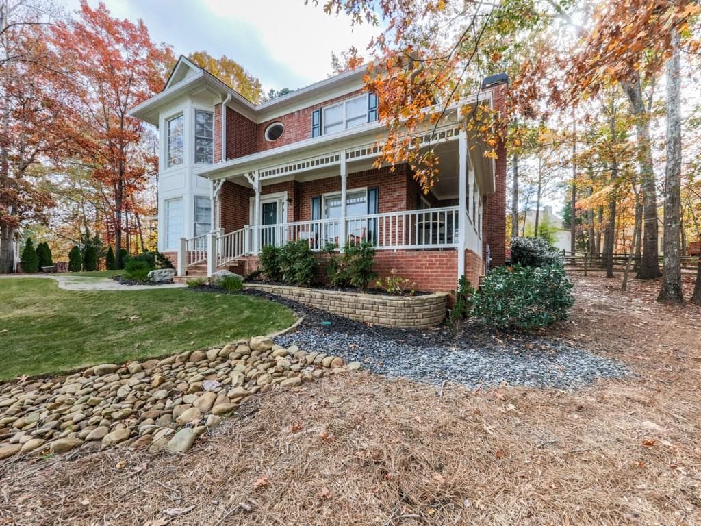 4 bedroom, 3,000 sq ft single family residence sold at 3115 Royal Troon, Woodstock, GA 30189