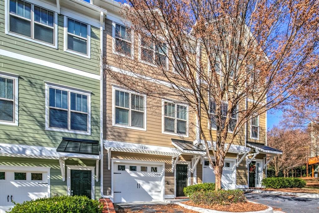 1867 Sterling Oaks Circle, Brookhaven, GA 30319 — most recent listing photo