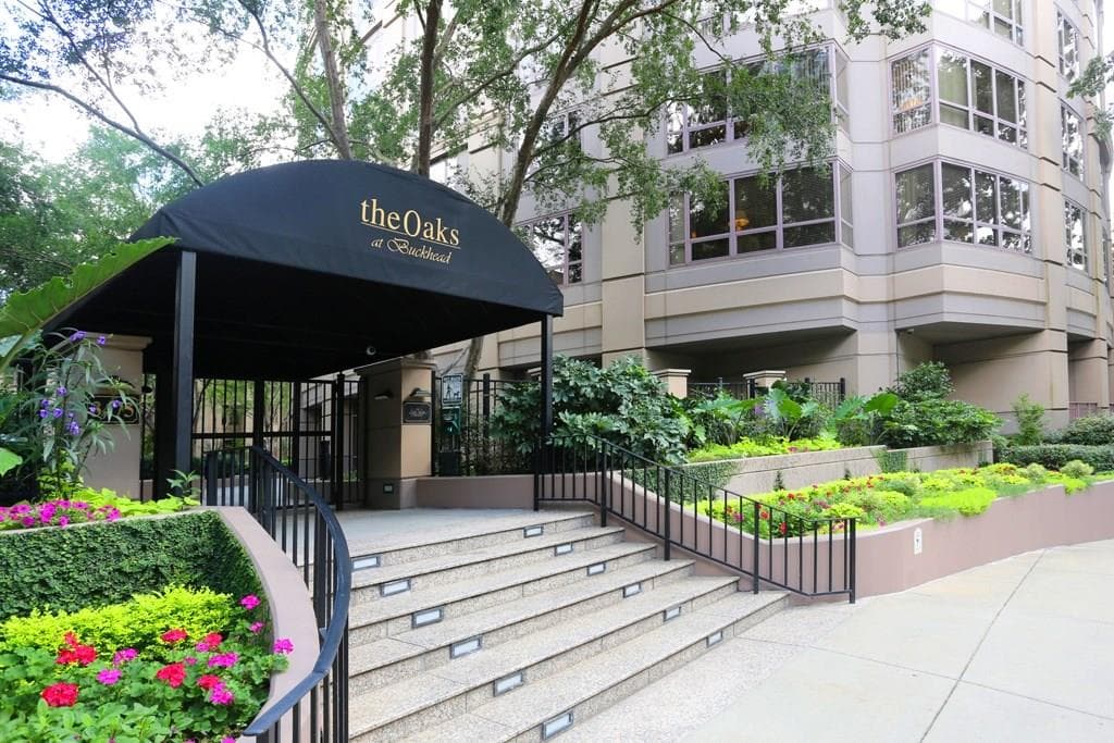 2 bedroom, 1,391 sq ft condominium sold at 3475 Oak Valley Road 2030, Atlanta, GA 30326